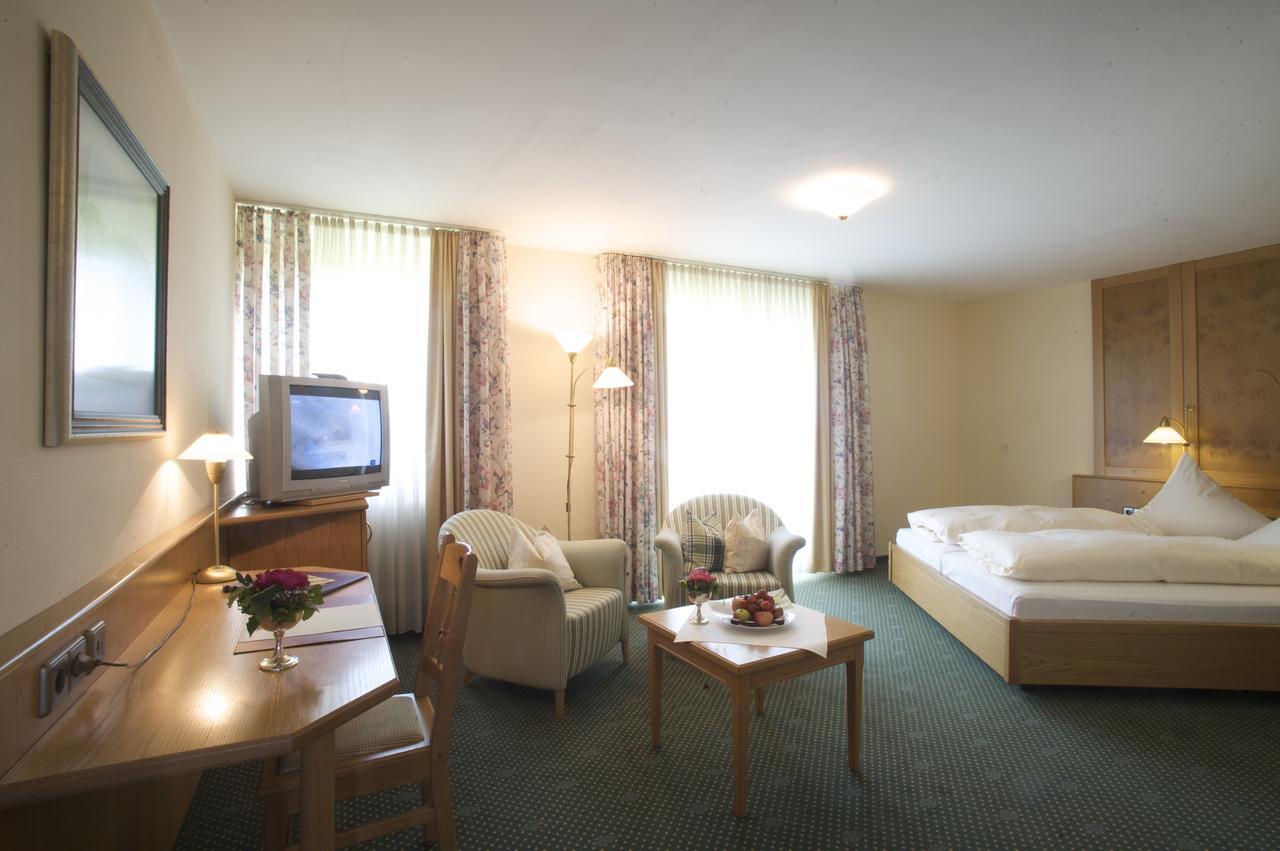 Hotel & Restaurant Dornweiler Hof Illertissen Eksteriør billede