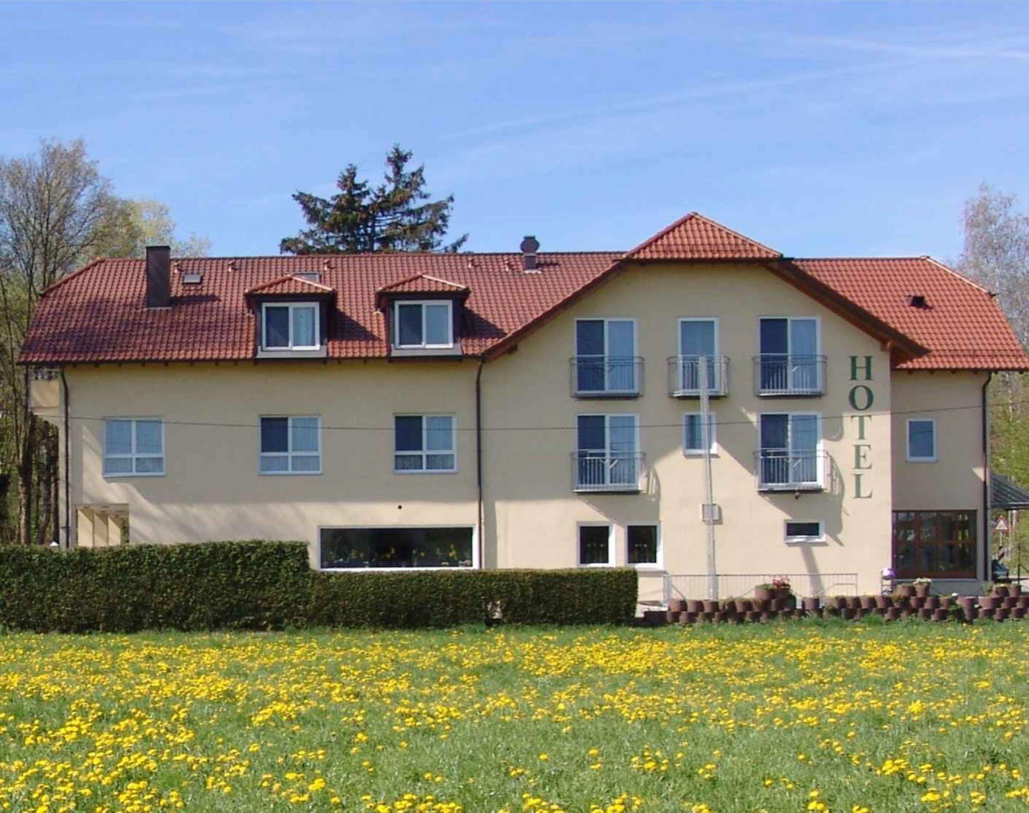Hotel & Restaurant Dornweiler Hof Illertissen Eksteriør billede